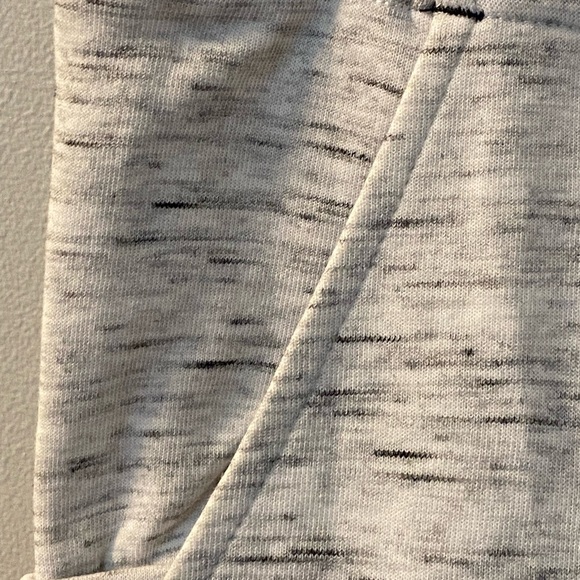 Rebel Canyon jogger in white / black heather size XL. Pockets w/ tapered legs - Picture 3 of 5